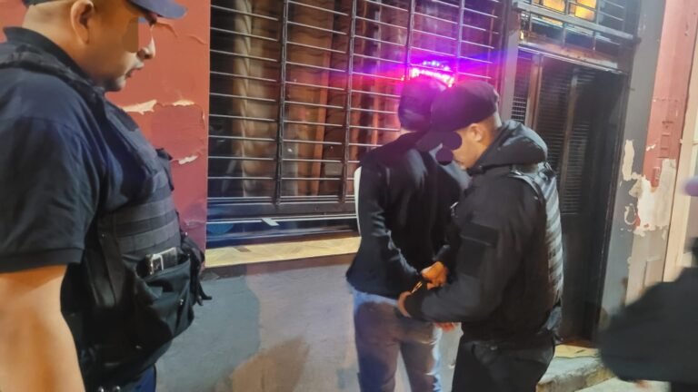 Era buscado por la policía y lo encontraron en un local nocturno