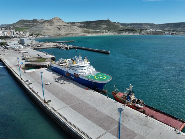 Buque sismográfico y el remolcador “Atlantic Dama” cumplieron escala operativa en el Puerto 