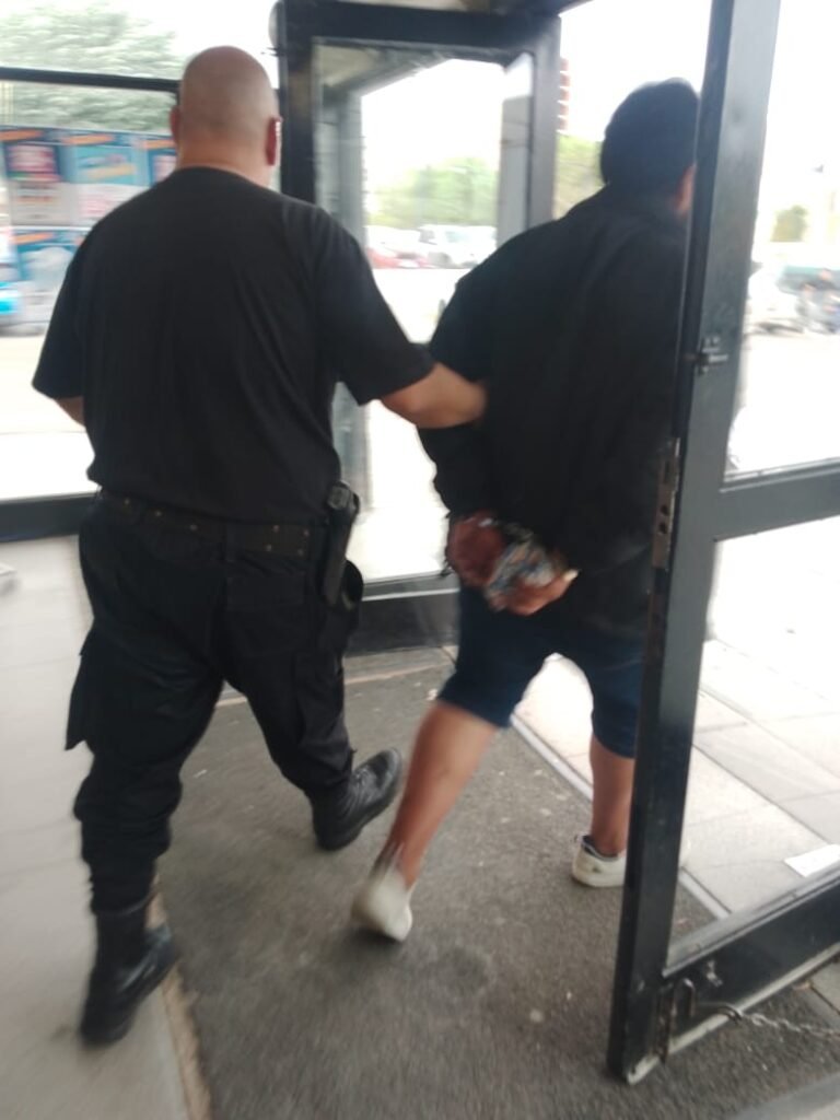 Quiso llevar productos sin abonar y fue sorprendido