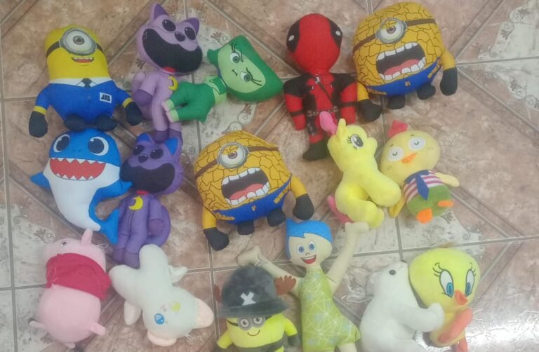 Rompieron una máquina y se robaron todos los peluches que había en su interior 