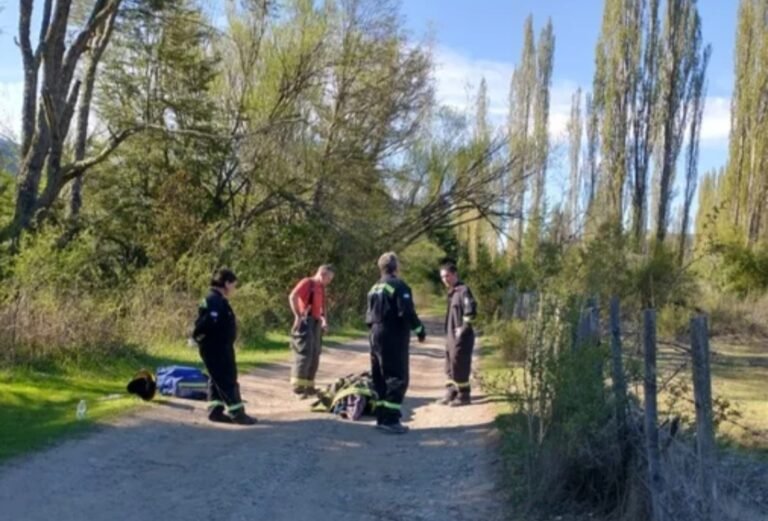 Motociclista intentó atravesar un río y lo arrastró la corriente
