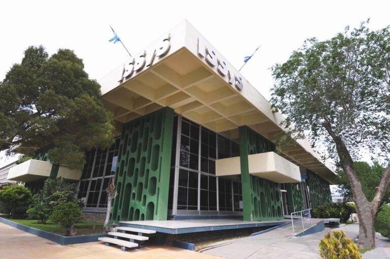 Tras una reunión con autoridades del ISSyS, traumatólogos reanudaron la atención a afiliados de Seros