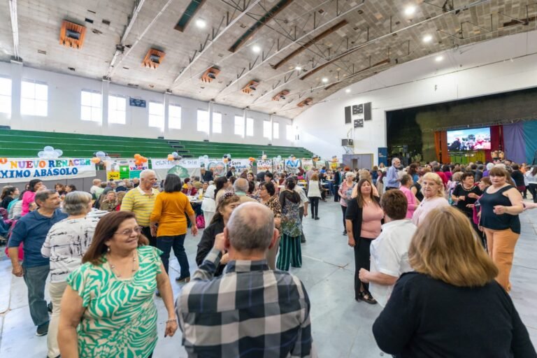 600 personas participaron del agasajo por el Día del Adulto Mayor