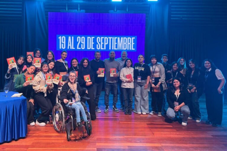 El programa de Cultura Digital y Alfabetización Mediática se presentó en la Feria del Libro 2024