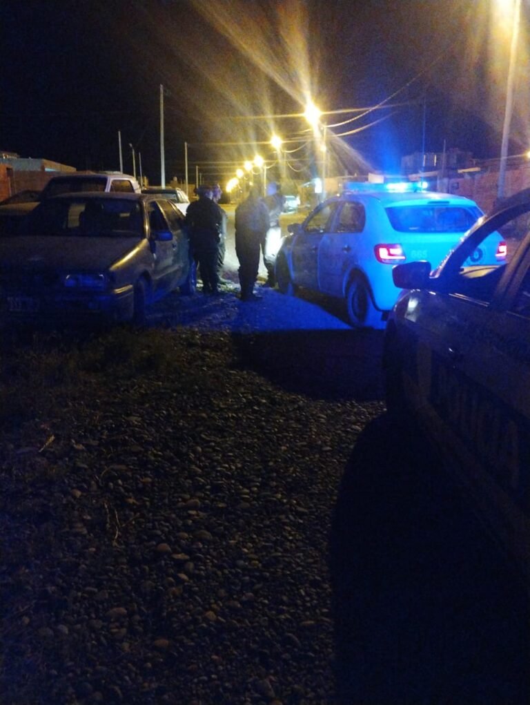 Una mujer amenazó a un hombre con un cuchillo de cocina