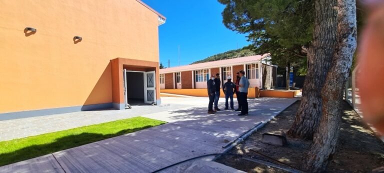 Concejales piden garantizar el transporte escolar para los alumnos de la escuela de Astra