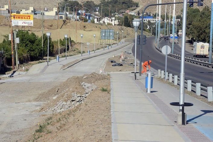 Iba con sus hijos, se le quedó el auto en la Ruta 3 y dos personas la ayudaron: “Estoy muy agradecida”