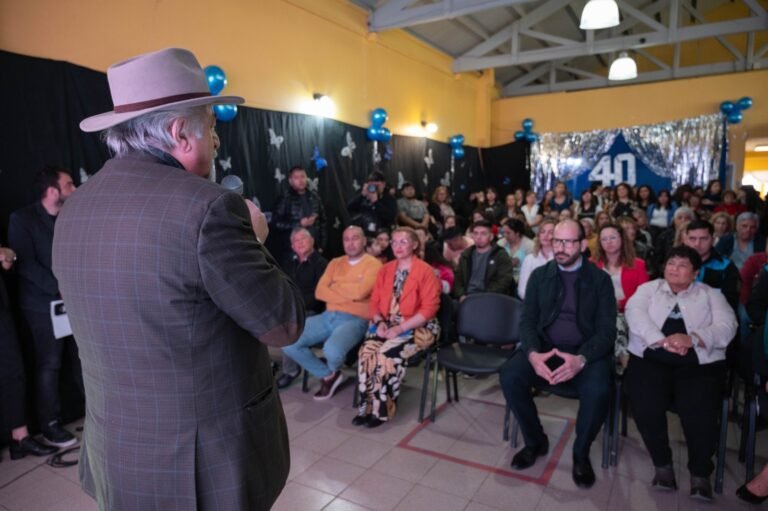 El CPB Evita celebró sus 40° años y homenajeó a Elsa Huanquitripay