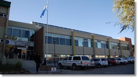 Estudiantes toman la universidad en Trelew: “Estamos en lucha”