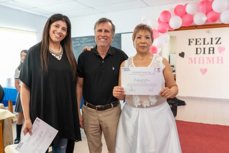 Mujeres de Comodoro se capacitaron en confección de vestidos de egreso y casamiento