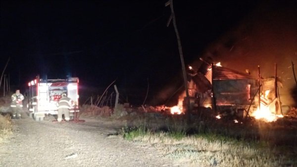 Una vivienda fue consumida en su totalidad por el fuego