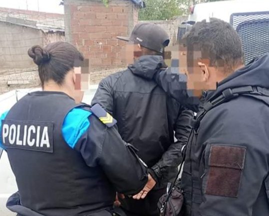 Robó una hidrolavadora, salió corriendo y la policía lo atrapó
