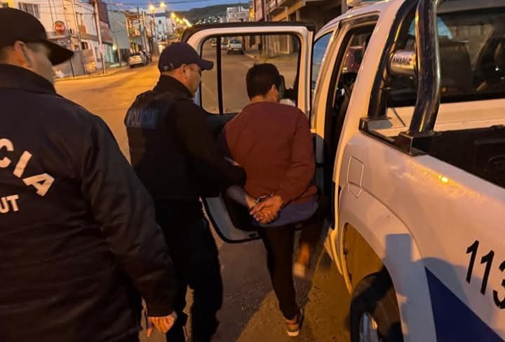 Tenía dos pedidos de captura y lo atraparon en un local nocturno