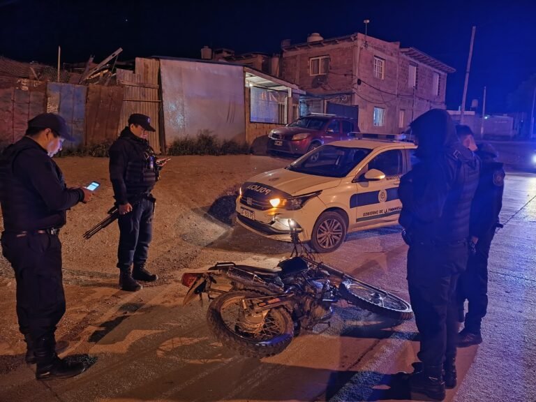 Un menor andaba en una moto robada escapando de la policía