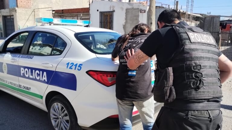 Lo identificaron en una plaza y tenía pedido de captura