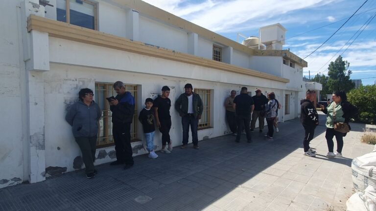 “Venimos a apoyar al vecino que se defendió, estamos muy enojados y con temor”