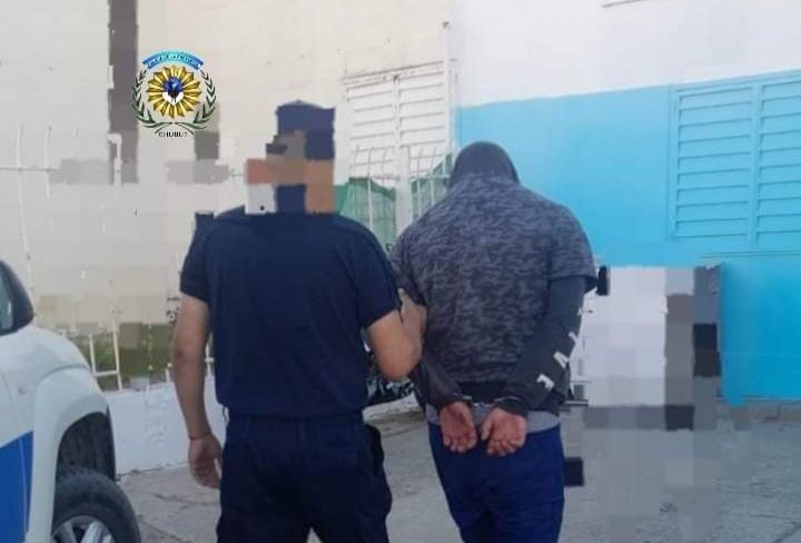Detenido por robar una bandeja de facturas y torta fritas de un kiosko