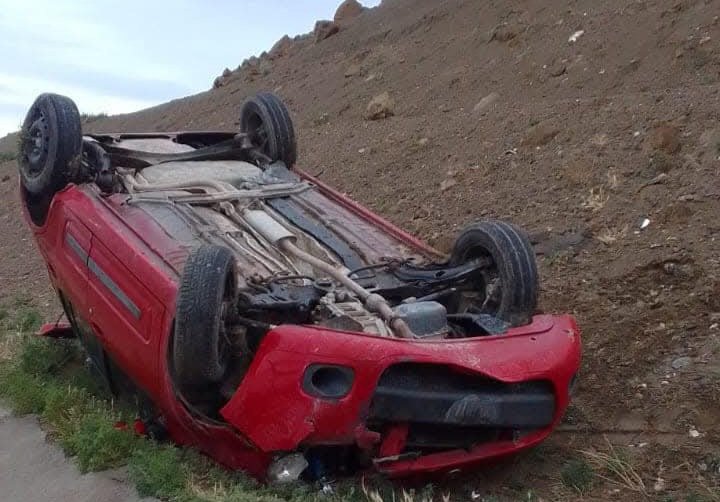 Despistó, perdió el control del auto y volcó en la Ruta 3