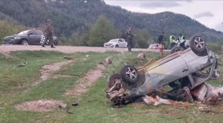 Trágico vuelco en la Ruta de los Siete Lagos: una joven de 26 años salió despedida del auto y murió