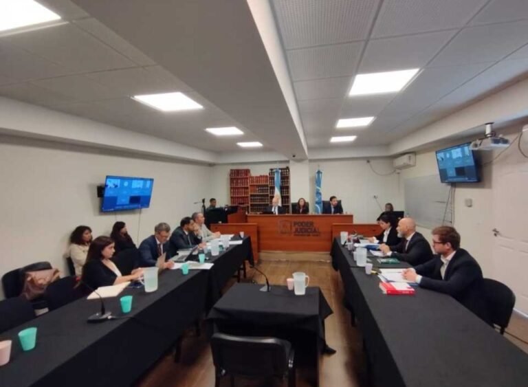 El juicio por la causa “Ñoquis Calientes” se pospone para el 10 de diciembre tras complicaciones