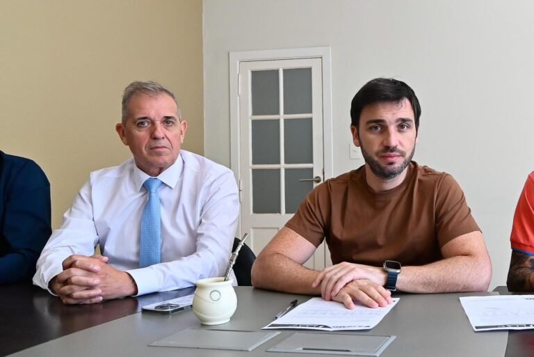 Torres destacó que en el último año el salario docente en Chubut registró un incremento de más del 240%