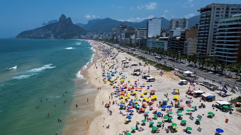 Vacaciones 2025: cuánto cuesta hospedarse una semana en Brasil, Mar del Plata y Bariloche durante el verano