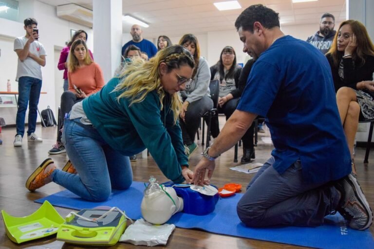 Se aprobó el proyecto que obliga al Municipio a impartir capacitaciones de RCP y DEA a todos sus empleados