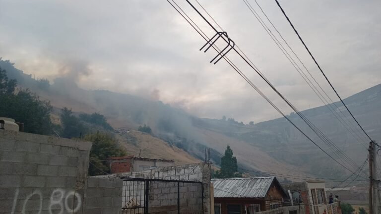 Incendio de pastizales en el Rincón del Diablo