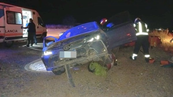 Sufrió un ataque epiléptico mientras manejaba y chocó: hay tres lesionados