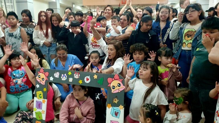 Emotivo brindis de fin de año en el Hospital Regional: una celebración a la vida y a la superación.