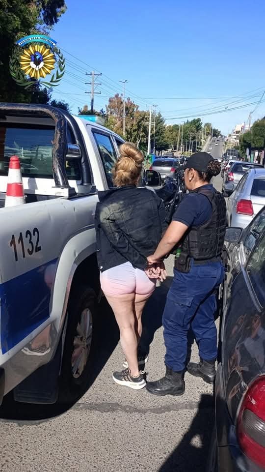 Quiso llevar sin pagar calzado para niño