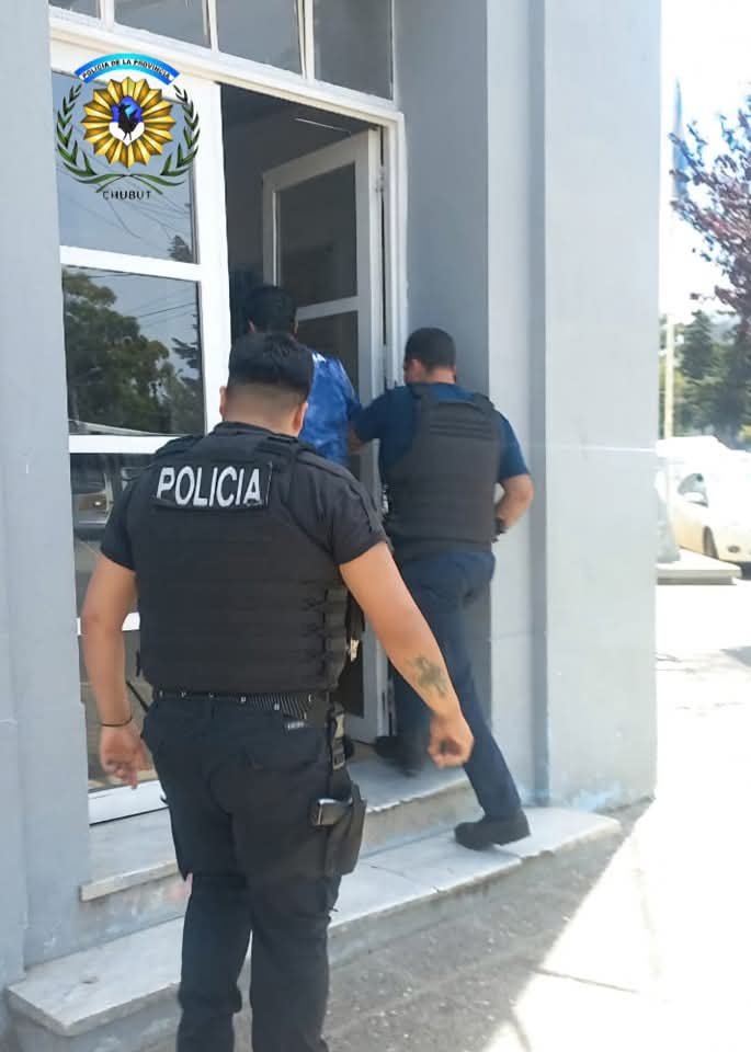 Amenazó de muerte a empleadas de un comercio