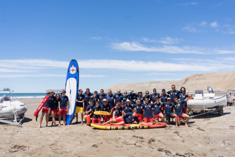 Con 28 guardavidas comenzó la temporada 2024-2025