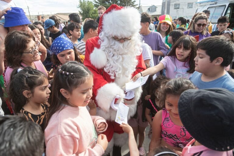 Llegó Papá Noel y recorrerá los barrios de Comodoro