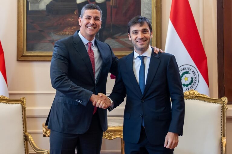 Torres con el presidente del Paraguay “Vamos a replicar en Chubut un modelo de gestión de alivio fiscal y simplificación tributaria”