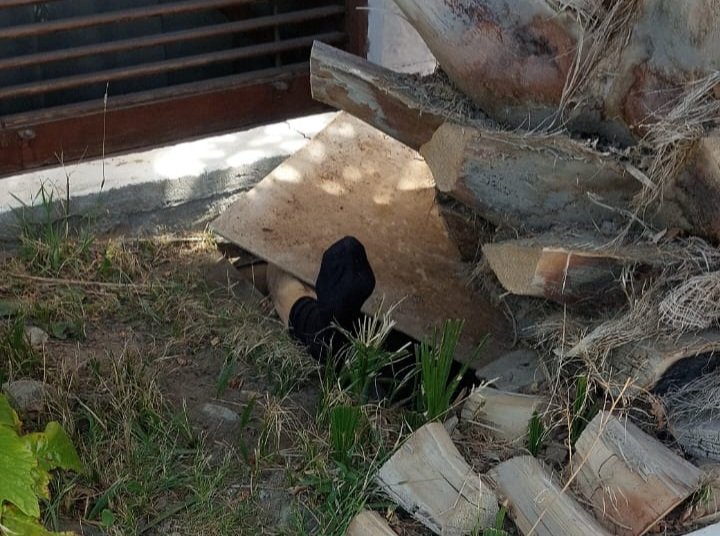 Falleció un hombre que estaba destapando la cloaca y cayó a un pozo