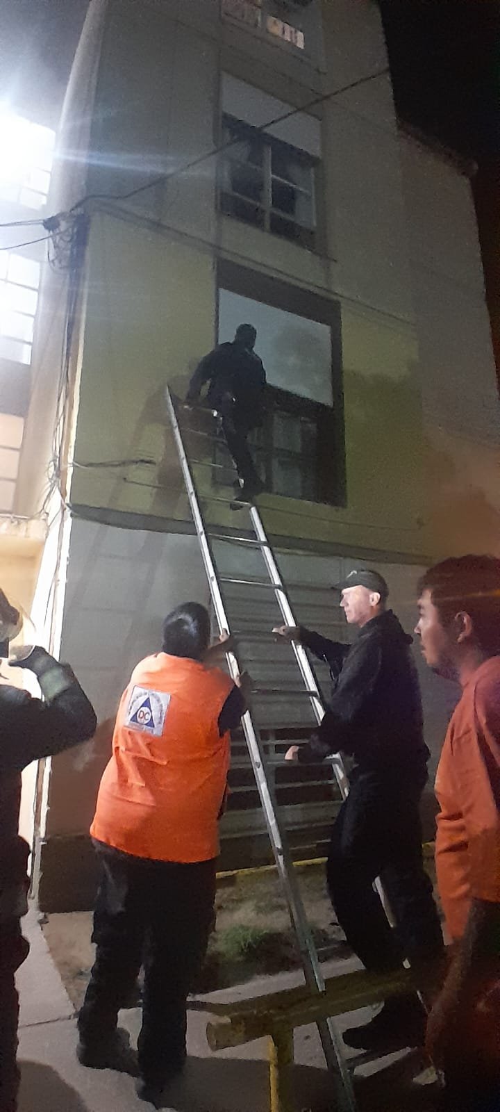 Encendía una vela a San la Muerte y ocasionó un incendio