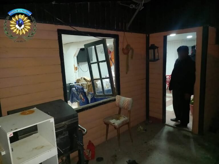 Un menor de 15 años entró a robar a una casa y el dueño lo atrapó