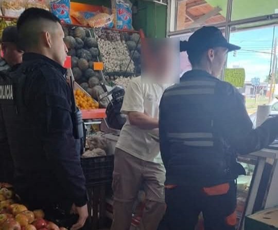 Clausuraron un local que vendía pirotecnia: secuestraron 100 cajas de Chaski Boom y 200 de estrellitas