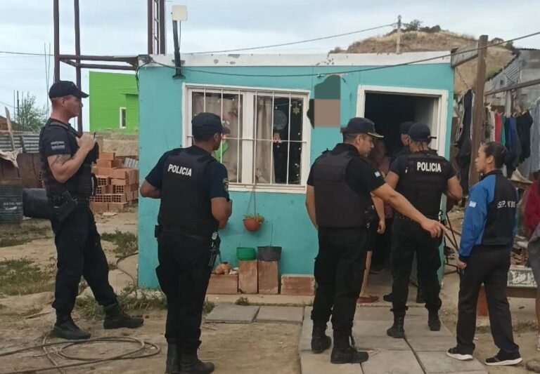 Les allanaron la casa por vender pirotecnia y secuestraron una gran cantidad de mercadería