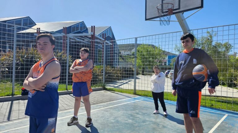 Comodoro Turismo y Familias T21 lanzan una campaña de promoción de los atractivos turísticos con un abordaje integral