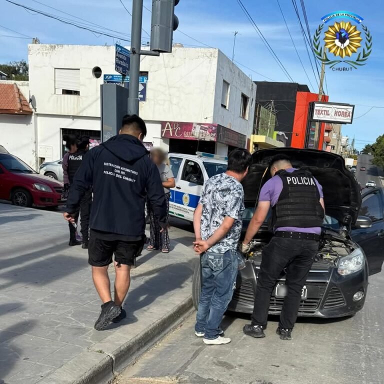 Detectan vehículo Ford Focus con pedido de secuestro