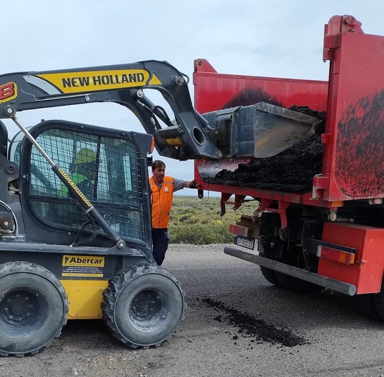 Se realizaron tareas de bacheo en la Ruta Nacional 40 