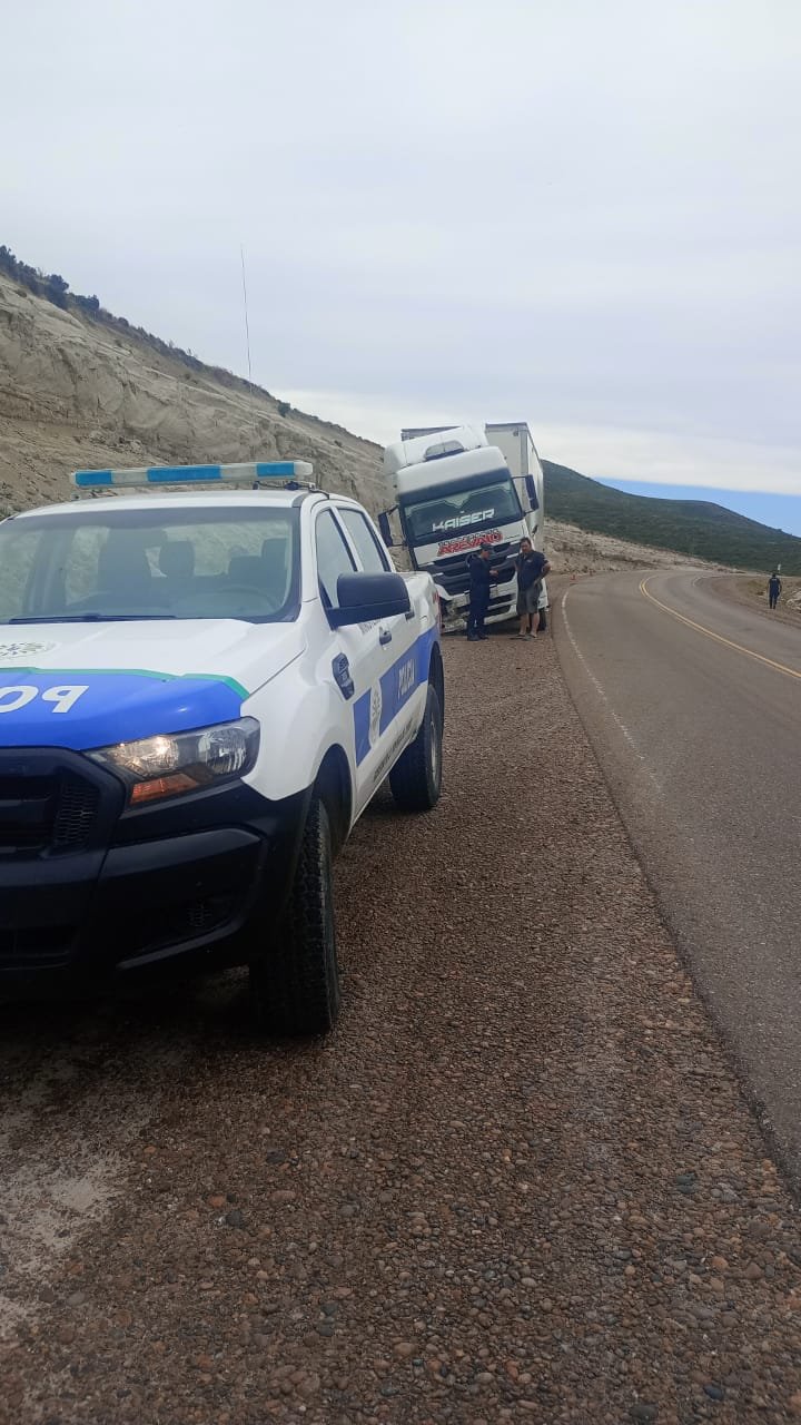 Camionero despistó pero no pudo ser atendido en el Hospital
