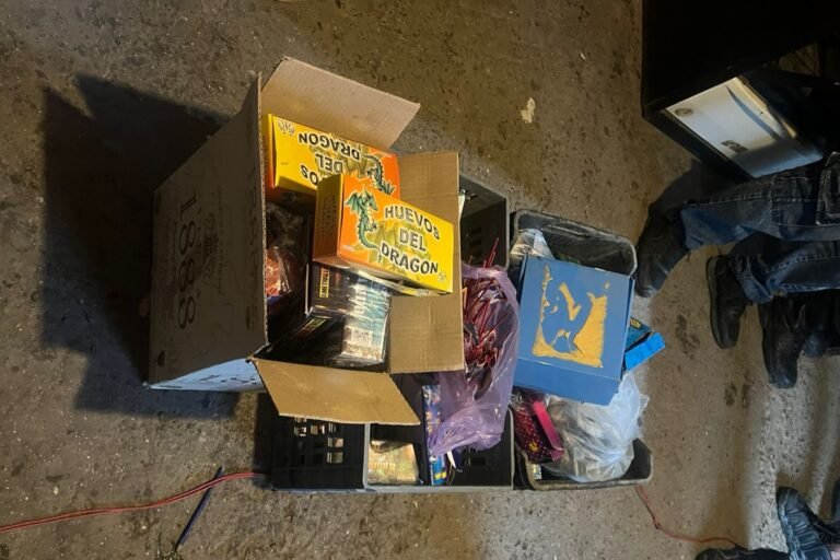 Allanaron cinco casas y secuestraron una gran cantidad de pirotecnia prohibida