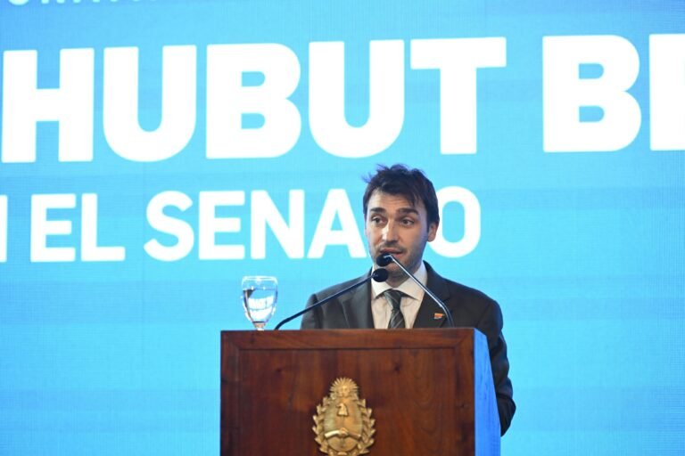 Torres: “Hemos dejado atrás años de desidia y corrupción, y hoy Chubut es un ejemplo de superación”
