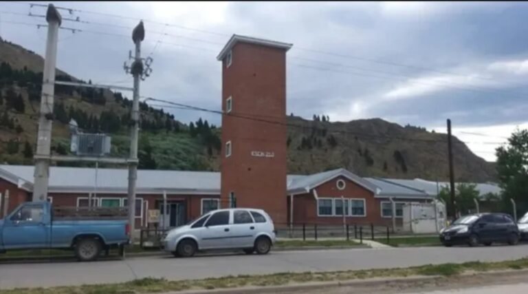 Atropellaron a un nene de 11 años cuando cruzaba la calle para entrar a la escuela