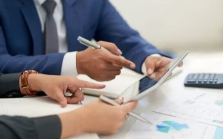 Denuncian a una conocida escribania e inmobiliaria por irregularidades