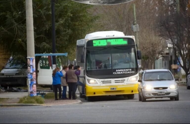 Cualquier vehículo con seguro y VTV podrá prestar servicios de transporte de pasajeros
