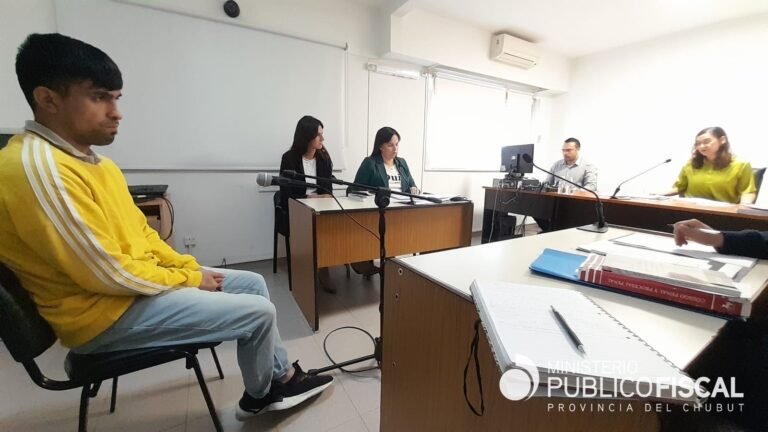 Seguirá detenido por robar y agredir a adolescentes en la Costanera